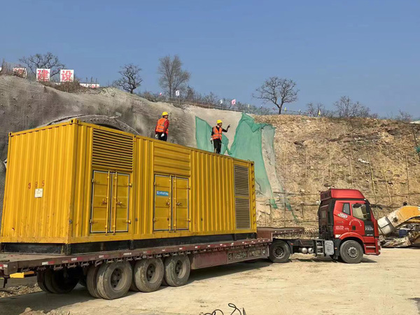 德保发电机租赁如何根据测试结果判断机油泵的工作状态是否正常？