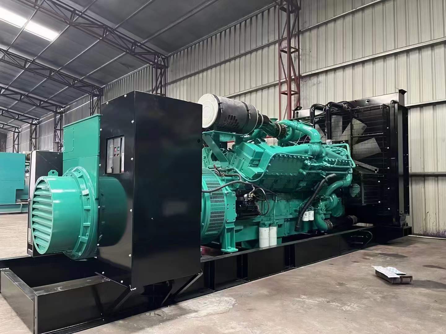德保如何降低 800kW 柴油发电机输出电流的波动？