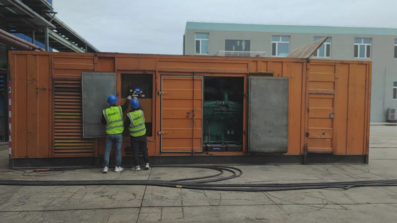 德保如何检查柴油发电机组的机油油位?